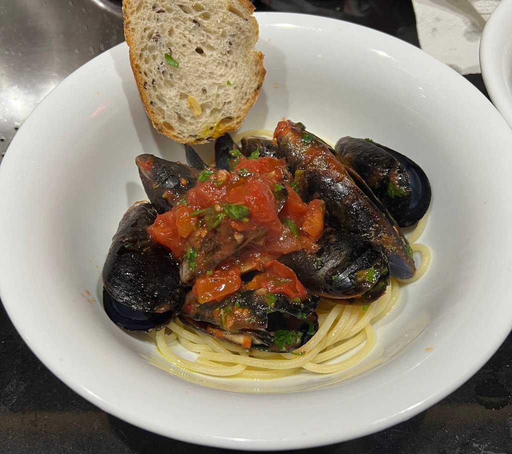 Mussels with Chilli, Tomato and&nbsp;Parsley