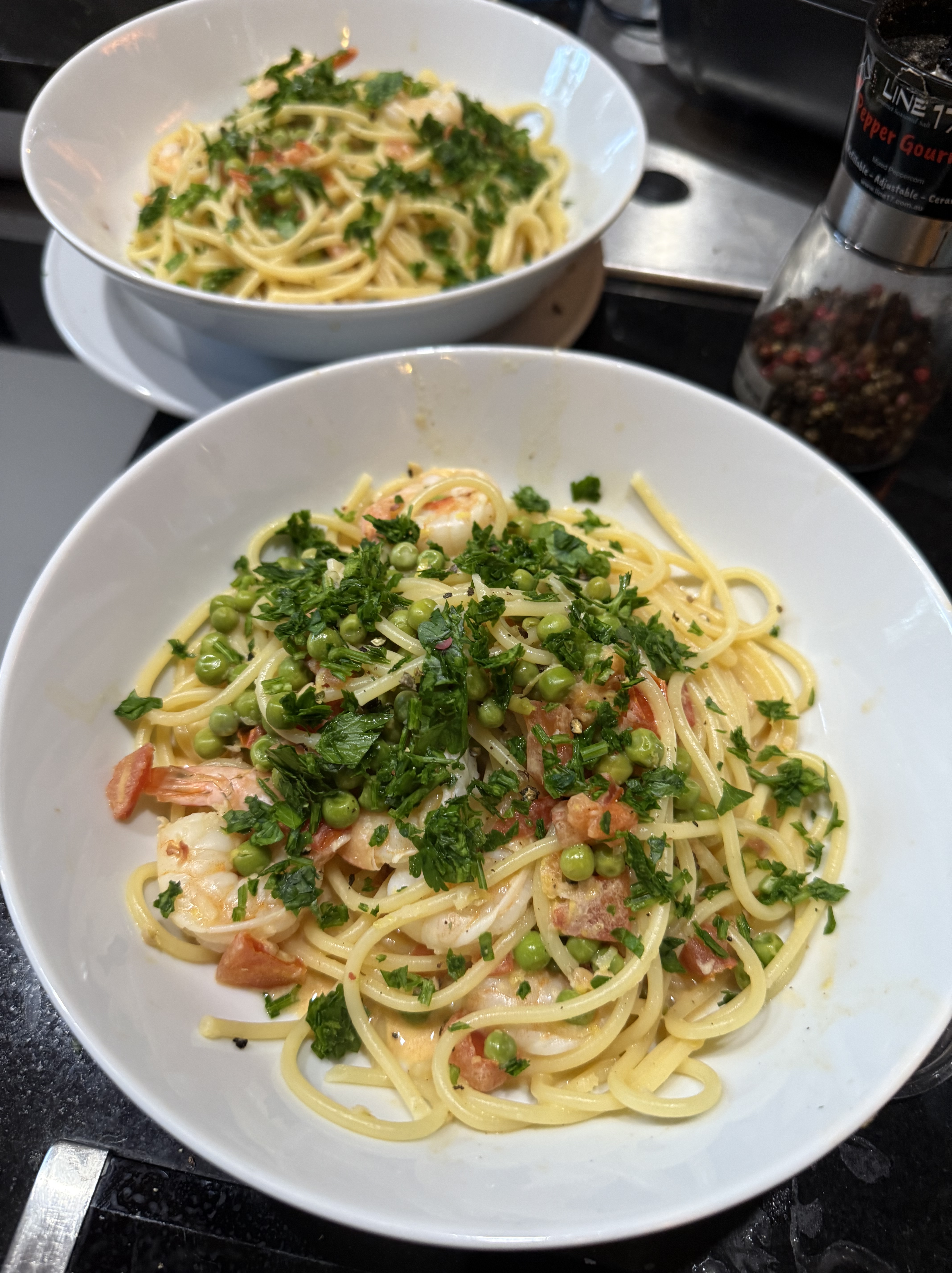 Lemon pasta with peas and prawns