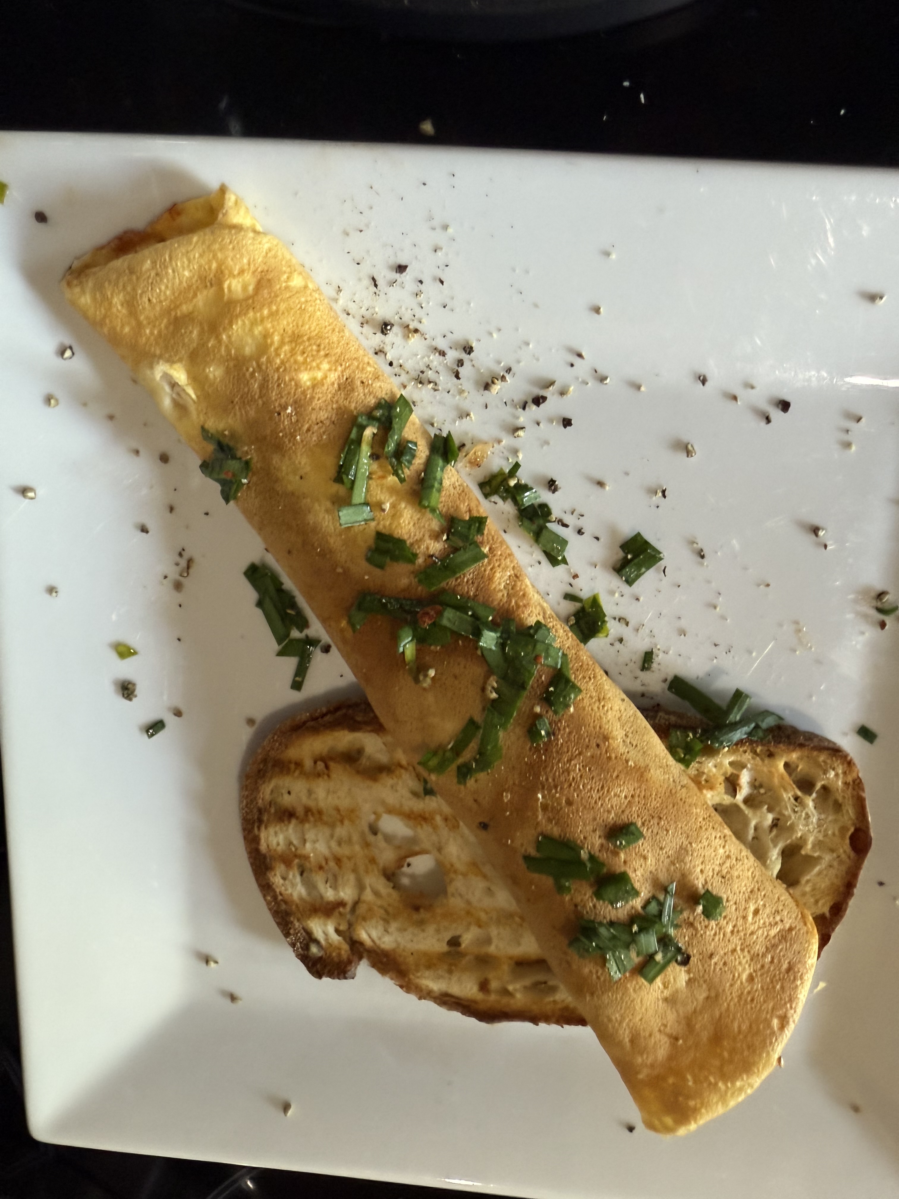 *Crispy kimchi and cheddar&nbsp;omelette