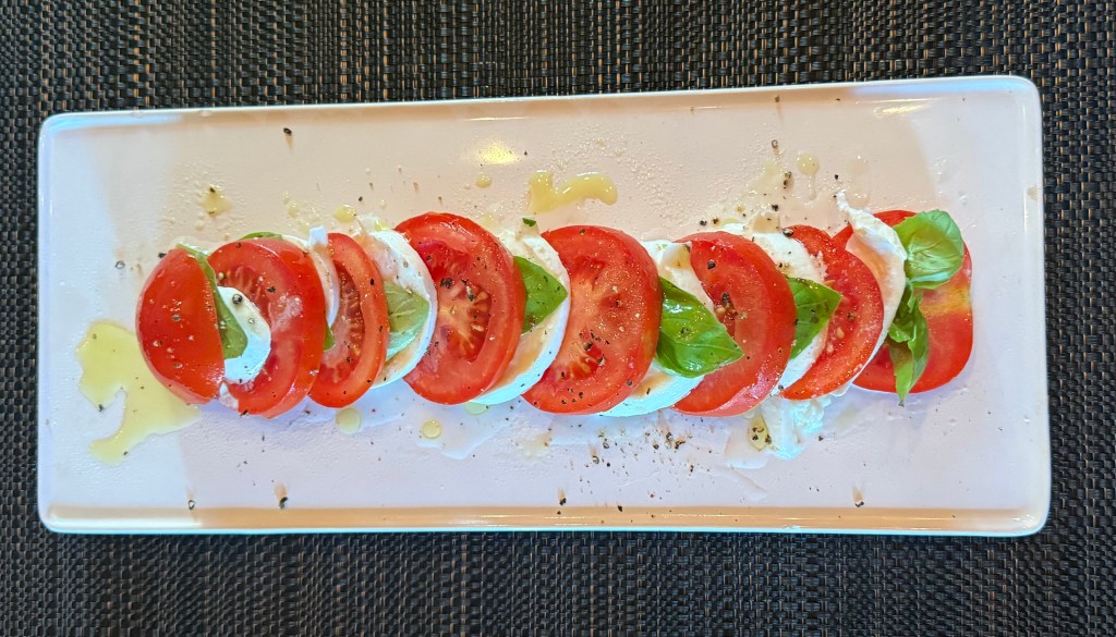 *Caprese di mozzarella di&nbsp;bufala