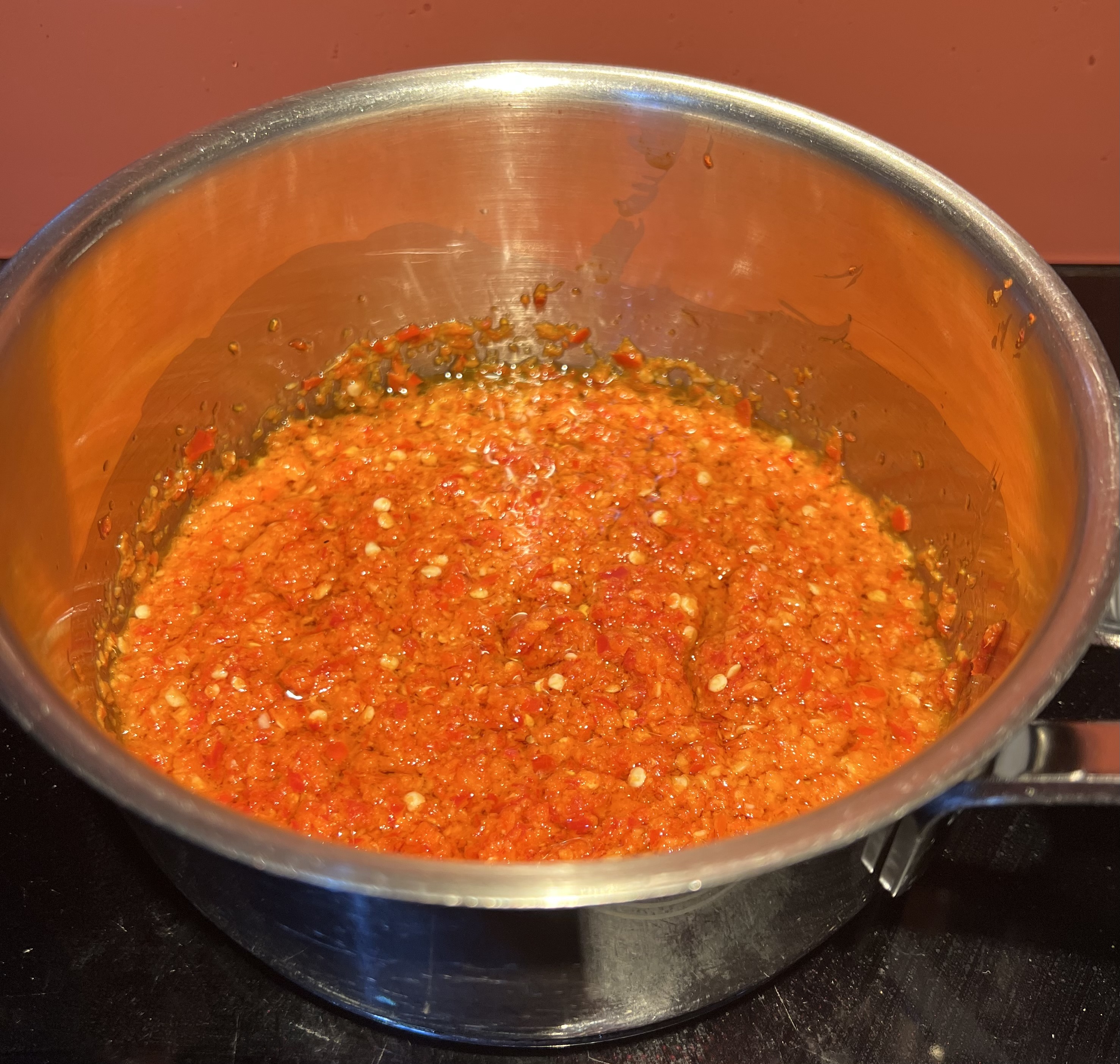 *Piri-piri sauce (Molho de&nbsp;piri-piri)