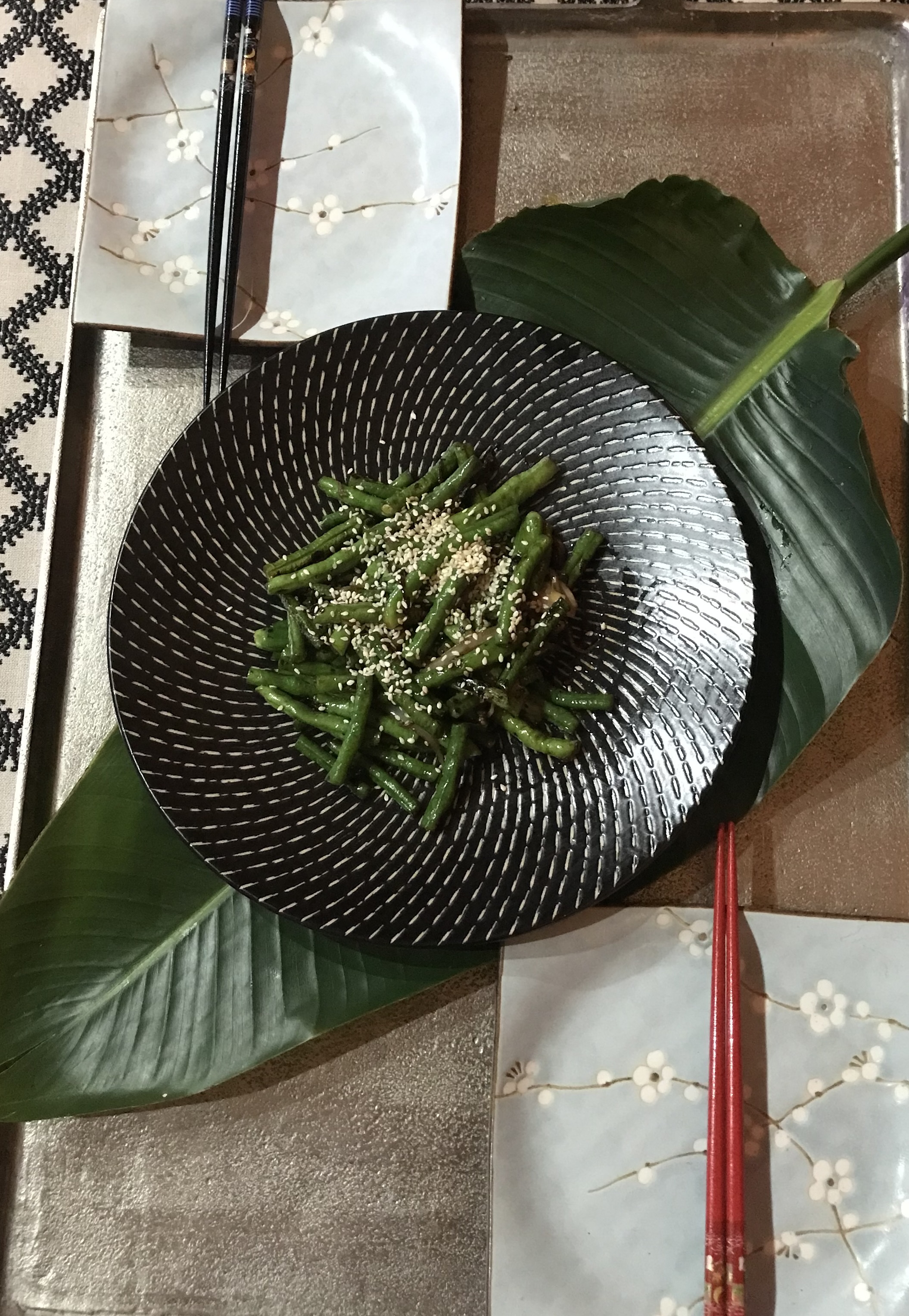 *Wok-tossed snake beans in oyster sauce (Đâu đũa xào)