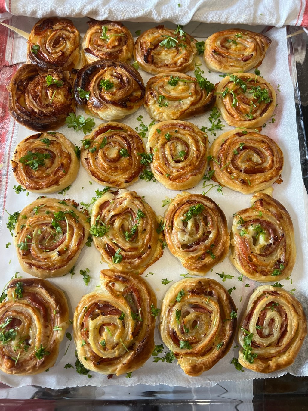 *Ham and Cheese&nbsp;Pinwheels