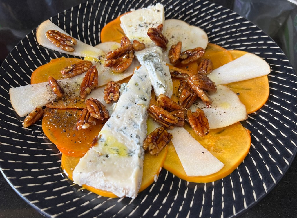 Persimmons and pears with blue cheese and spicy&nbsp;pecans