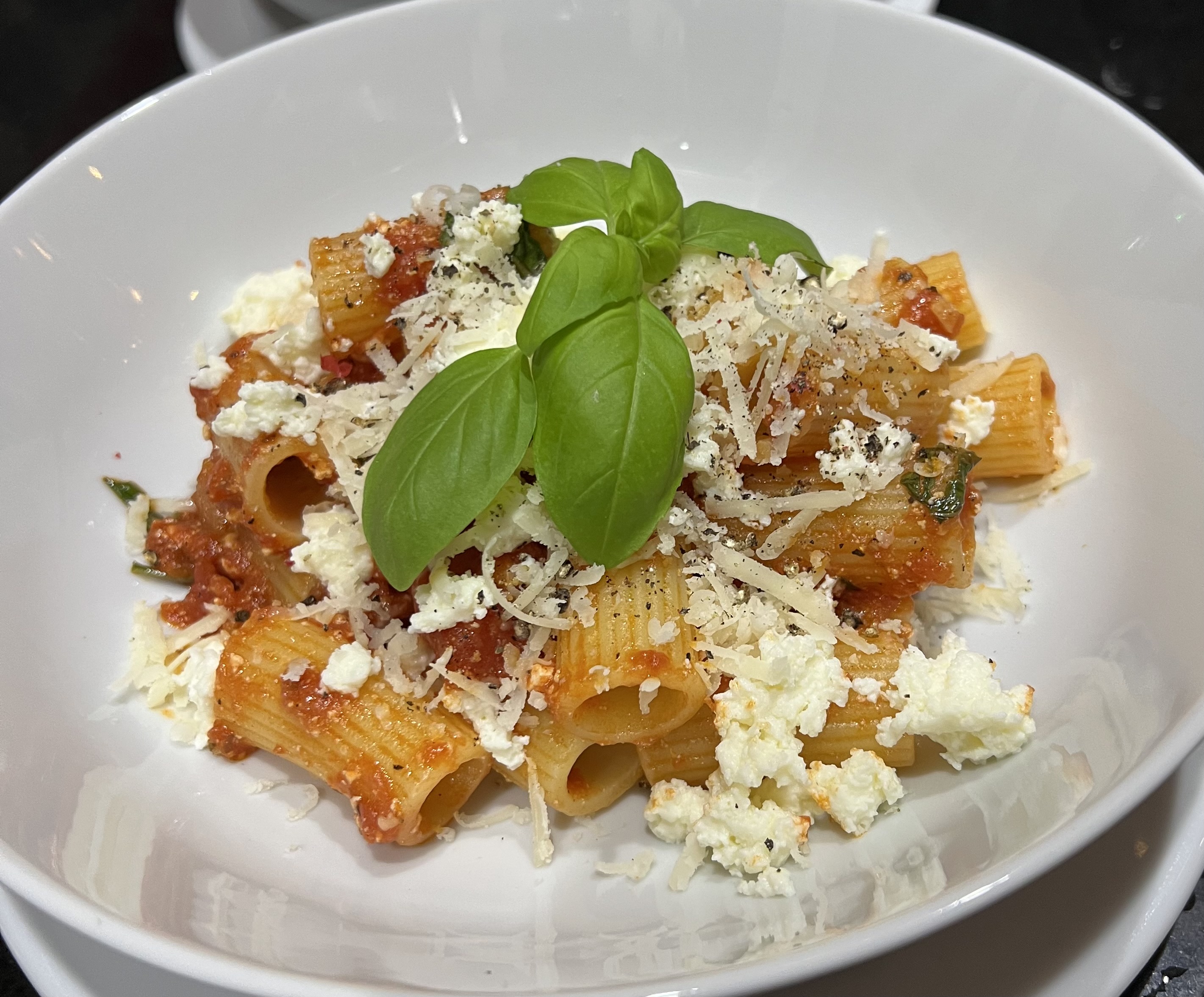 Rigatoni al pomodoro e ricotta