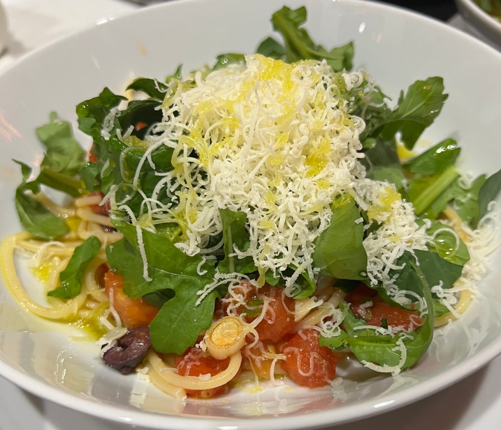 Tomato salad spaghetti