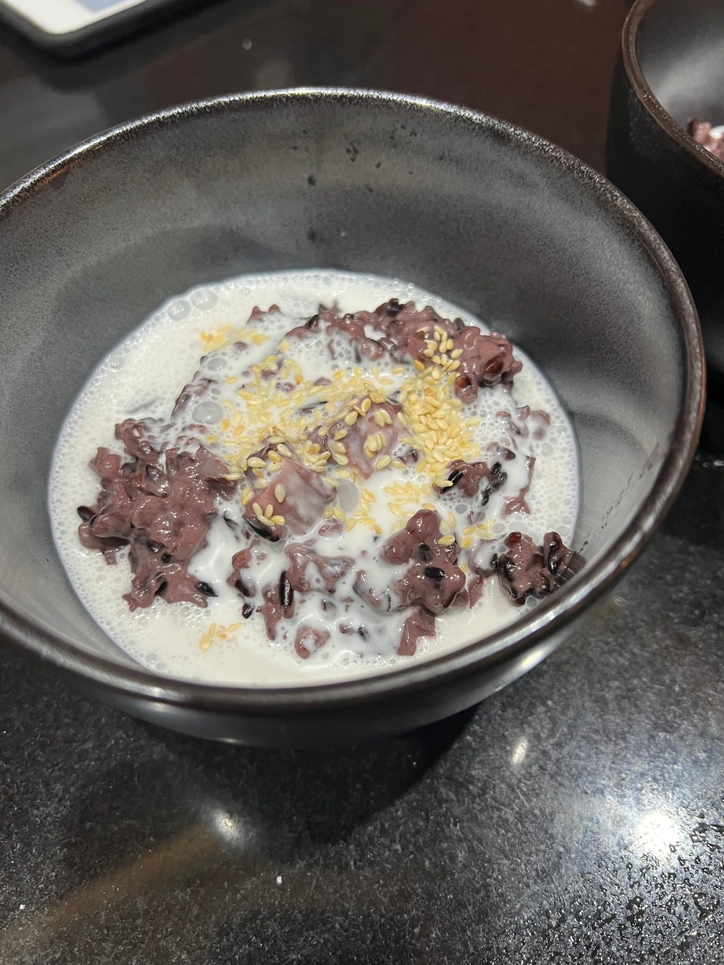 Black sticky rice with taro (Chè khoai&nbsp;môn)