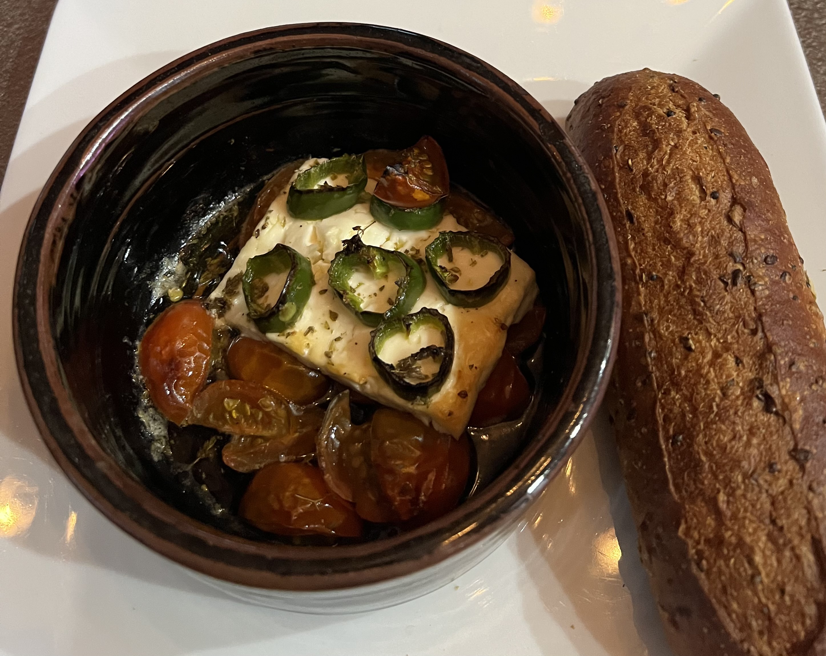 *Feta, tomato & green pepper bake (Féta&nbsp;psití)
