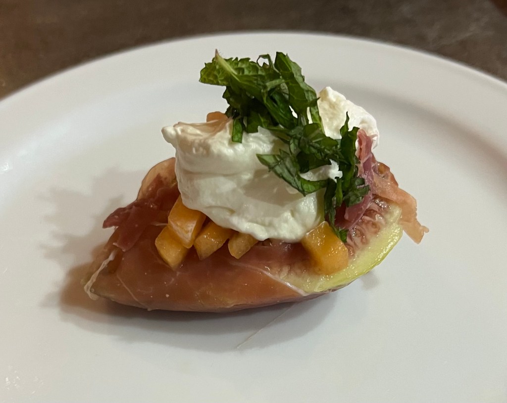 Salad of prosciutto, figs, melon and macerated mint&nbsp;cream