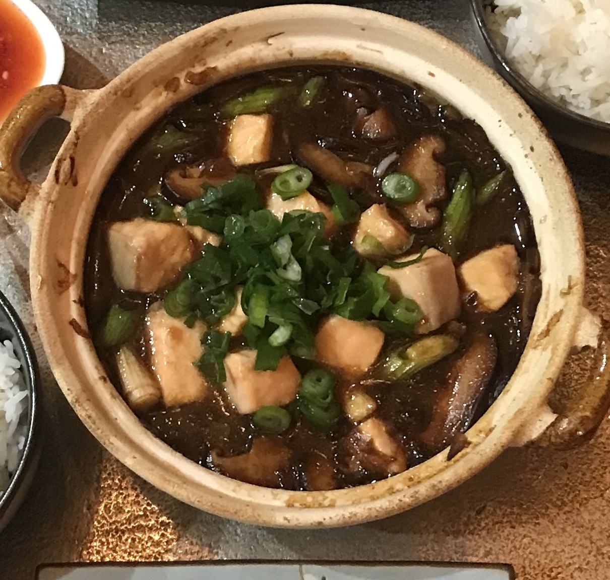 Caramelised clay pot salmon (Cá kho&nbsp;tộ)