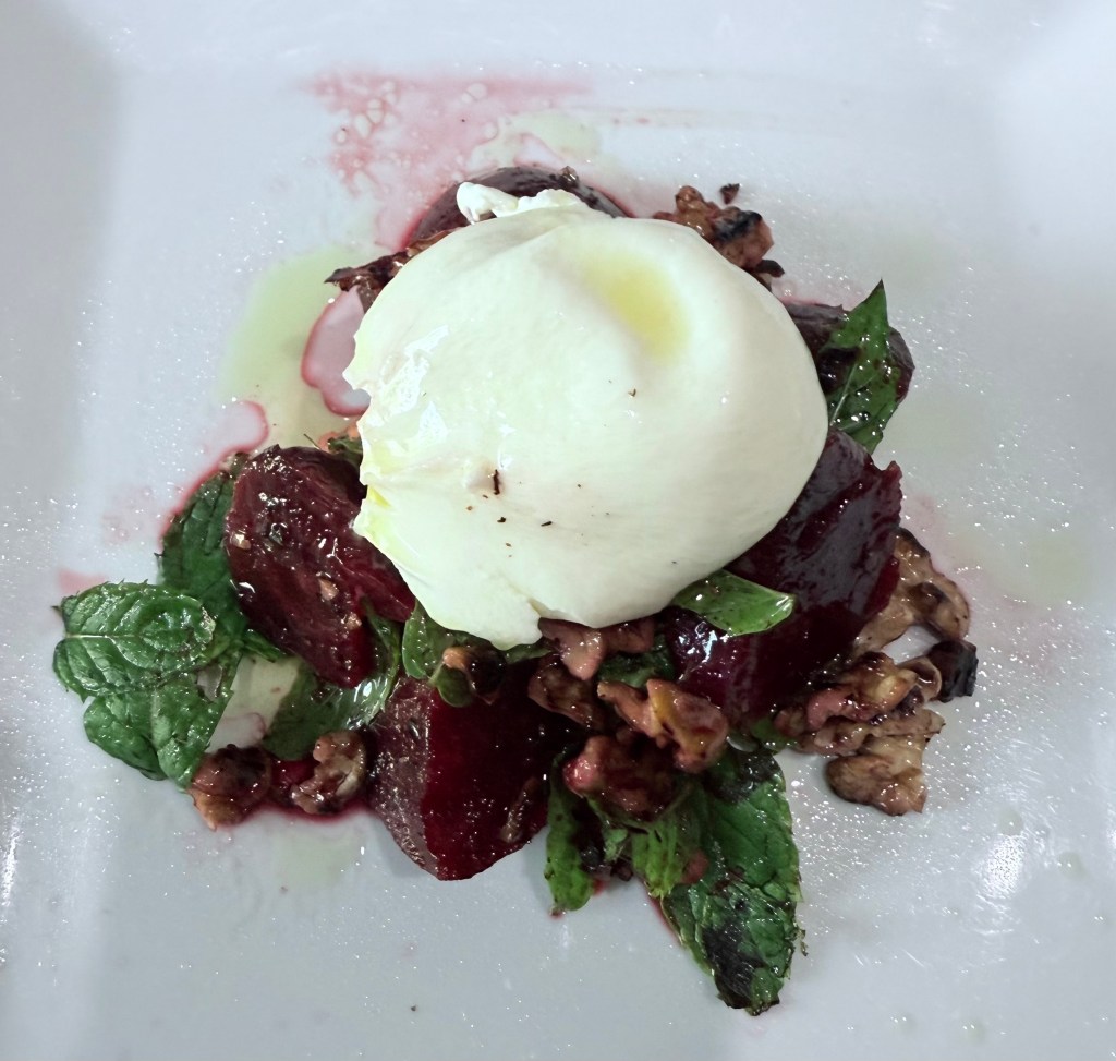 Baby beetroots with burrata and&nbsp;walnuts