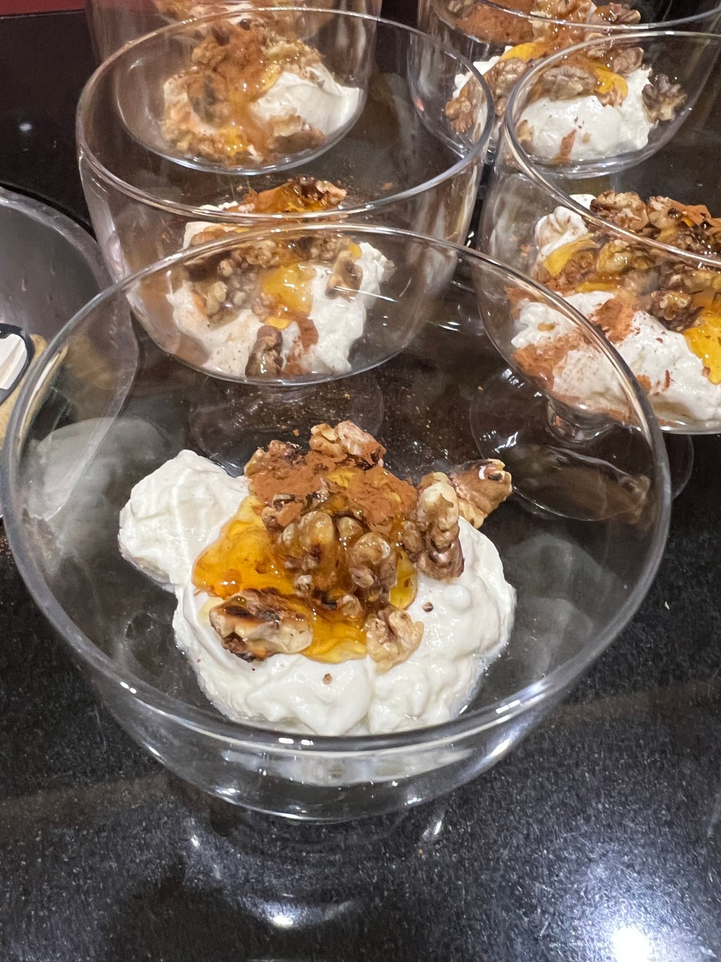 Greek yogurt, honey & nuts (Yiaourti me&nbsp;meli)