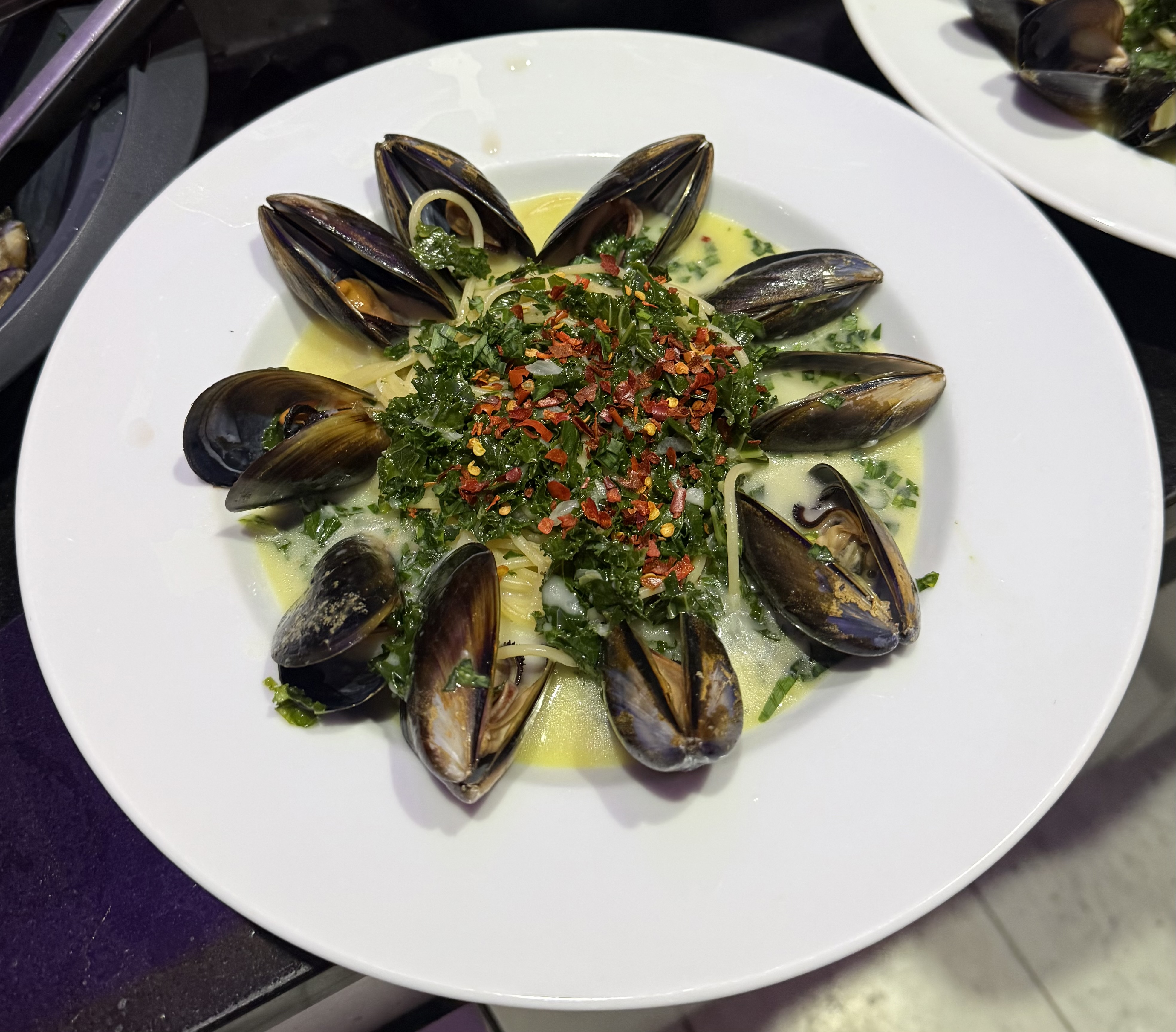 *One-Bowl Mussel Spaghetti