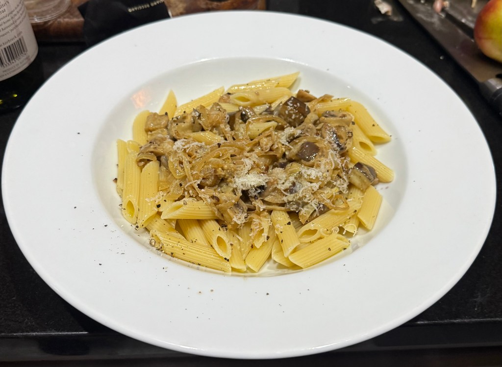 Tortiglioni with mushroom and eggplant (Tortiglioni con funghi e melanzane) 