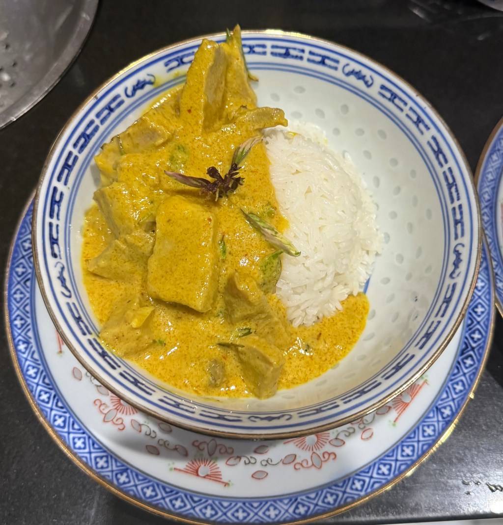 Red pork curry (Gaeng phed&nbsp;moo)